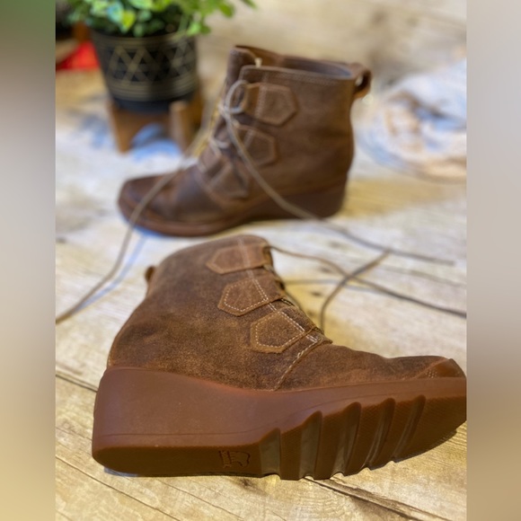 Sorel Toronto suede lace up wedge boots in Burnished Elk (tan) sz 6 - Picture 11 of 13